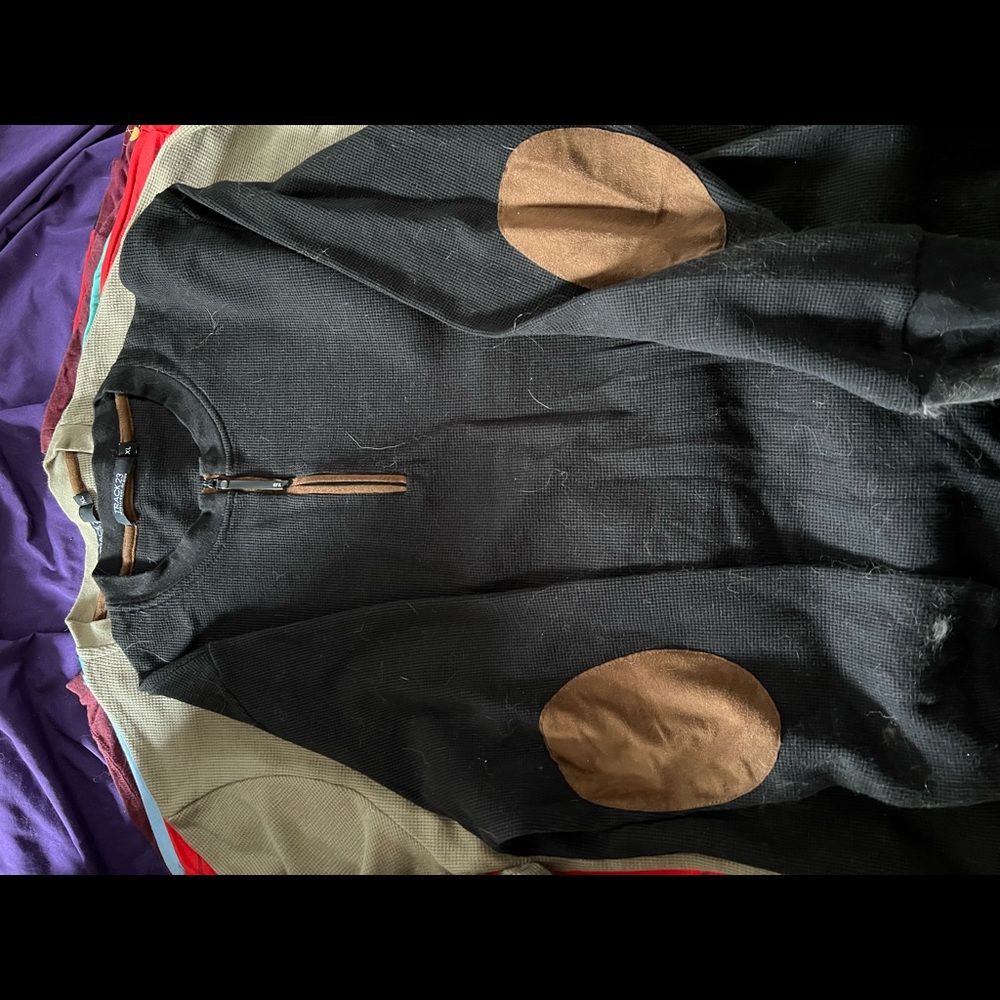 Will be washed dried lint rolled and folded before selling